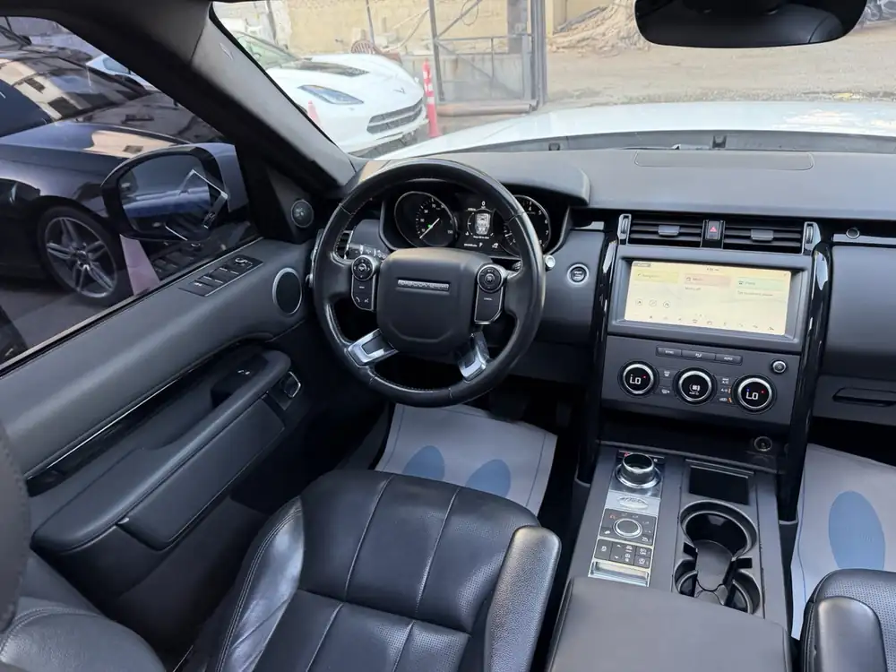 Land Rover Discovery SE 2018 photo 31