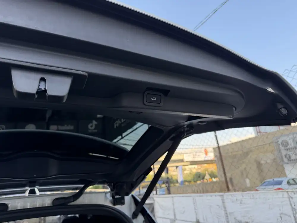 Land Rover Discovery SE 2018 photo 35