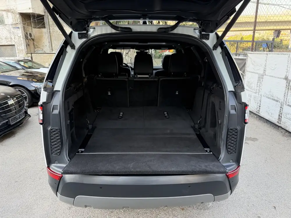 Land Rover Discovery SE 2018 photo 36
