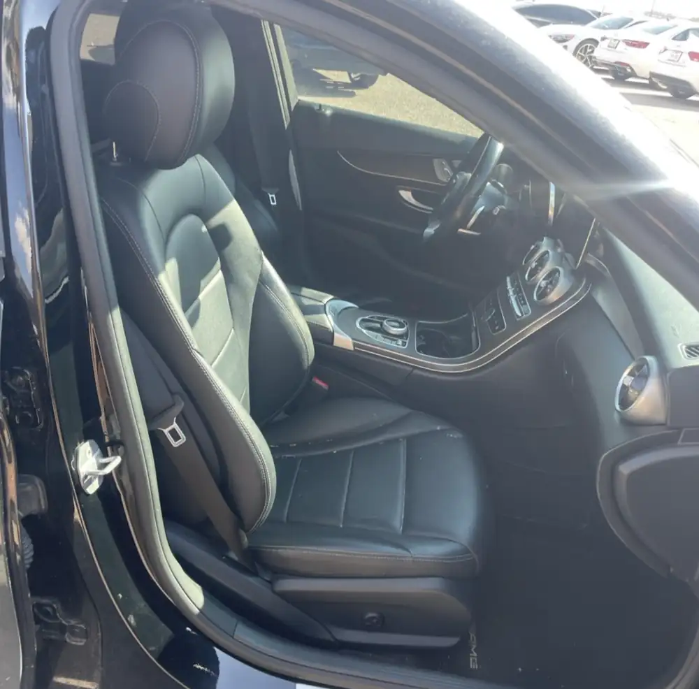 Mercedes-Benz C300 AMG 2019 photo 9