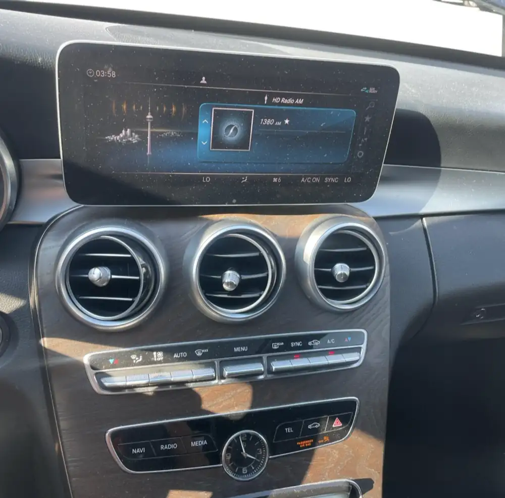 Mercedes-Benz C300 AMG 2019 photo 19
