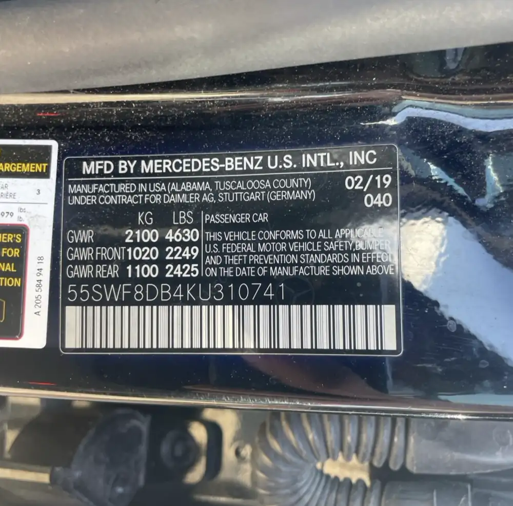 Mercedes-Benz C300 AMG 2019 photo 24