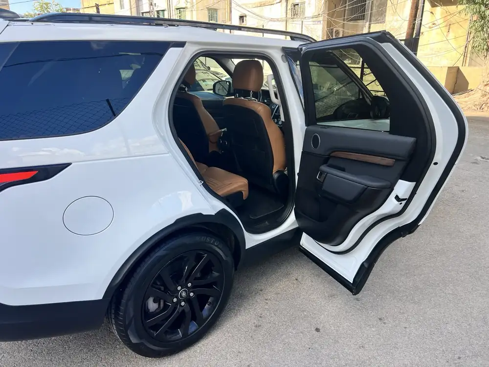 Land Rover Discovery HSE 2018 photo 20