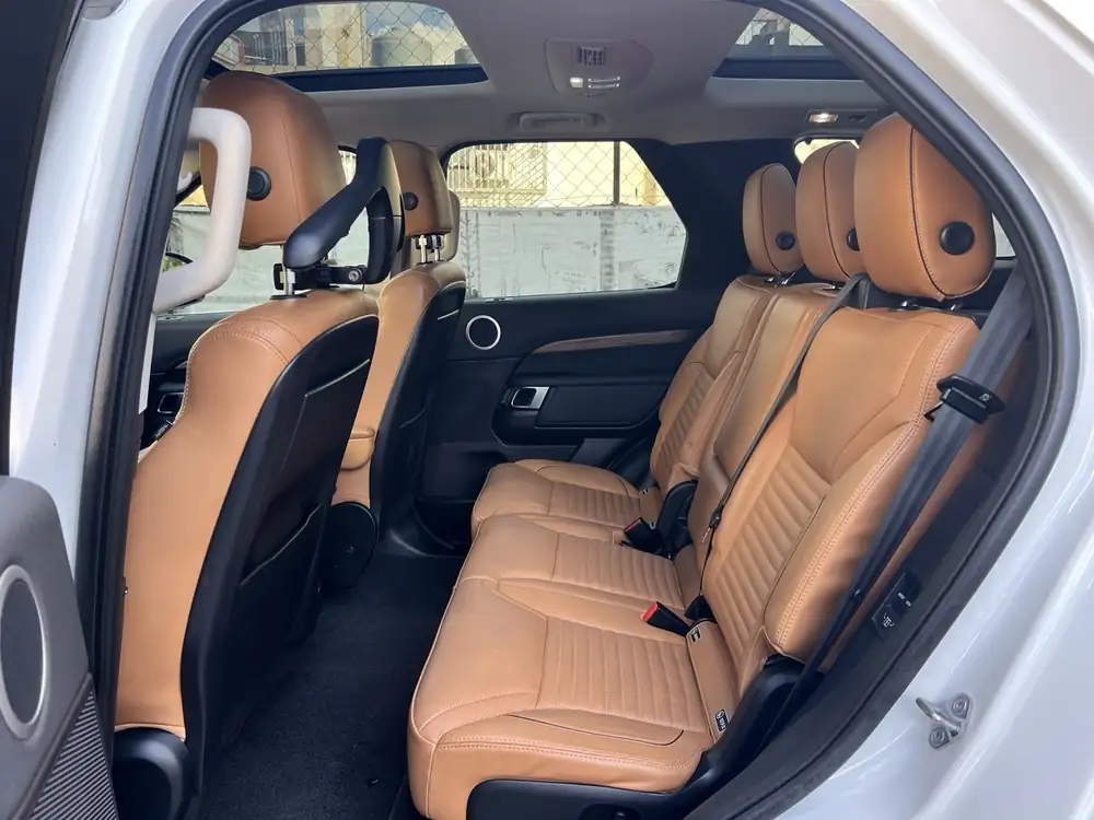 Land Rover Discovery HSE 2018 photo 28