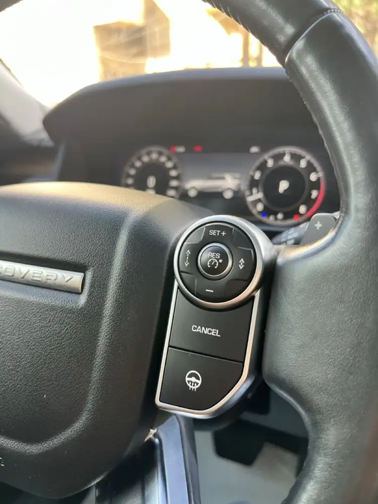 Land Rover Discovery HSE 2018 photo 39