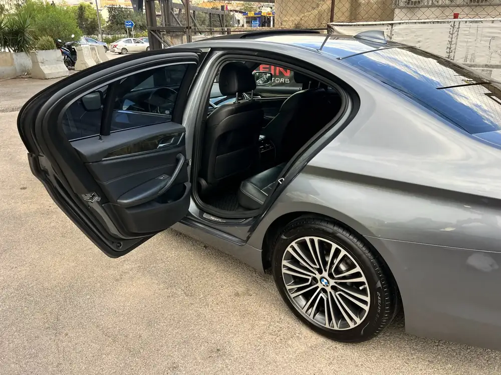 BMW 530i 2017 photo 17