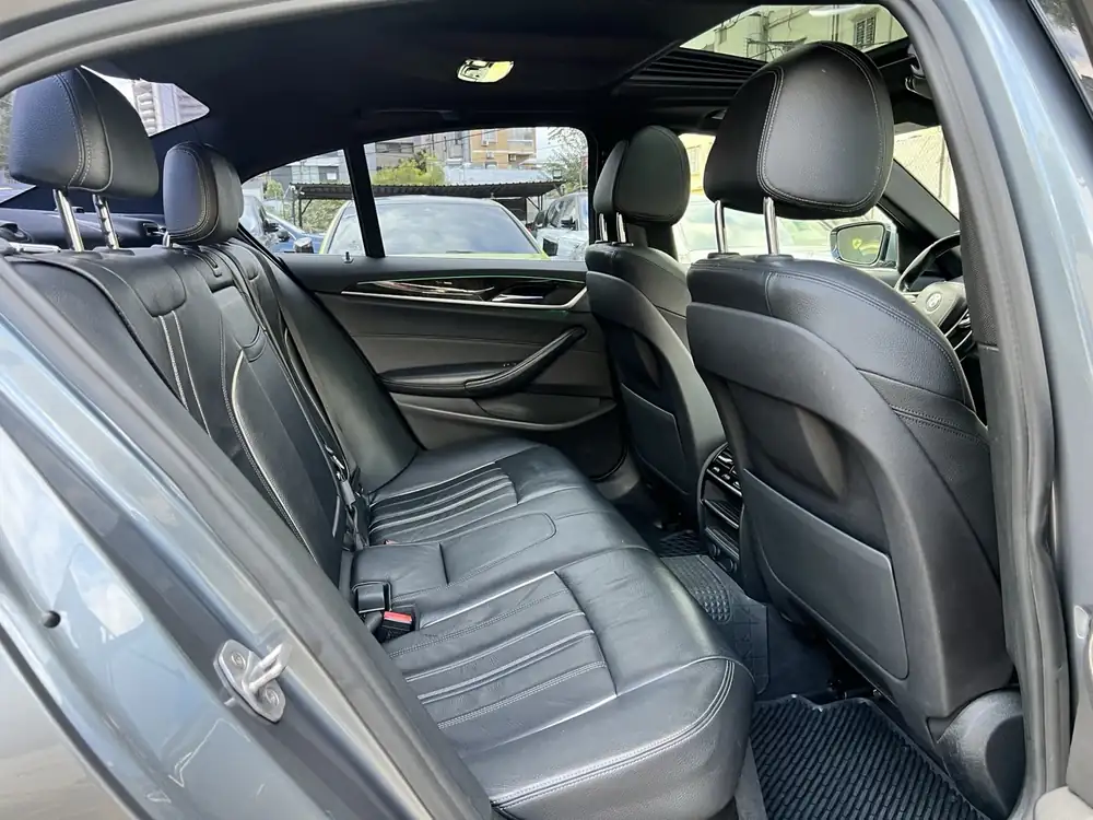 BMW 530i 2017 photo 23