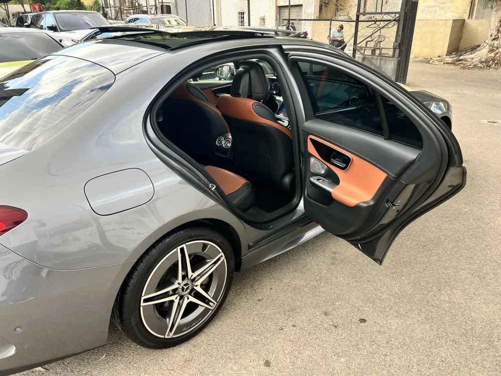 Mercedes-Benz C200 AMG 2022 photo 21