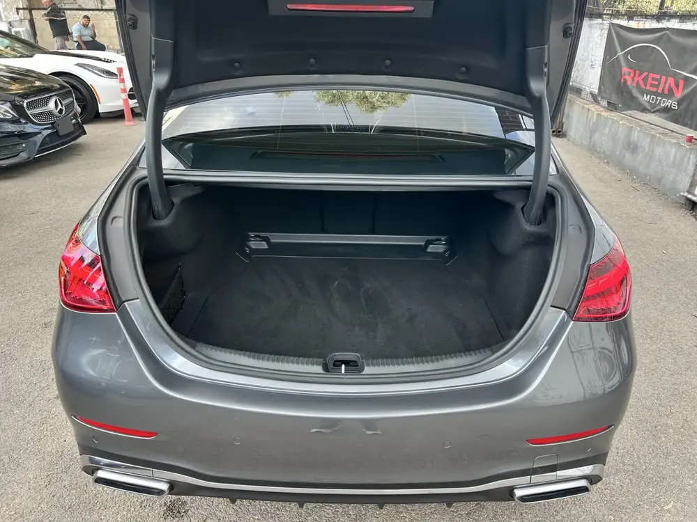 Mercedes-Benz C200 AMG 2022 photo 35